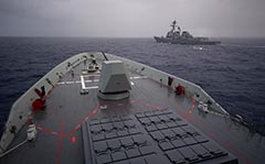 HMAS Brisbane and USS Preble off Hawaii